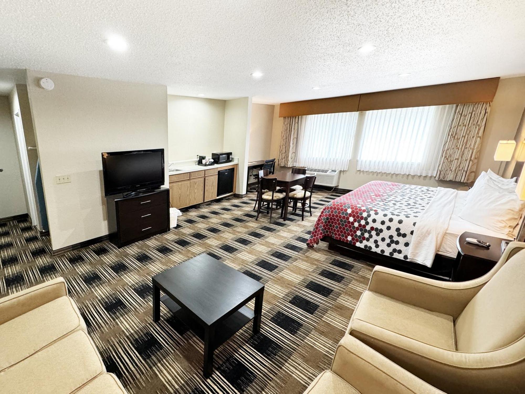 Econo Lodge Wausau - Rothschild Exterior photo