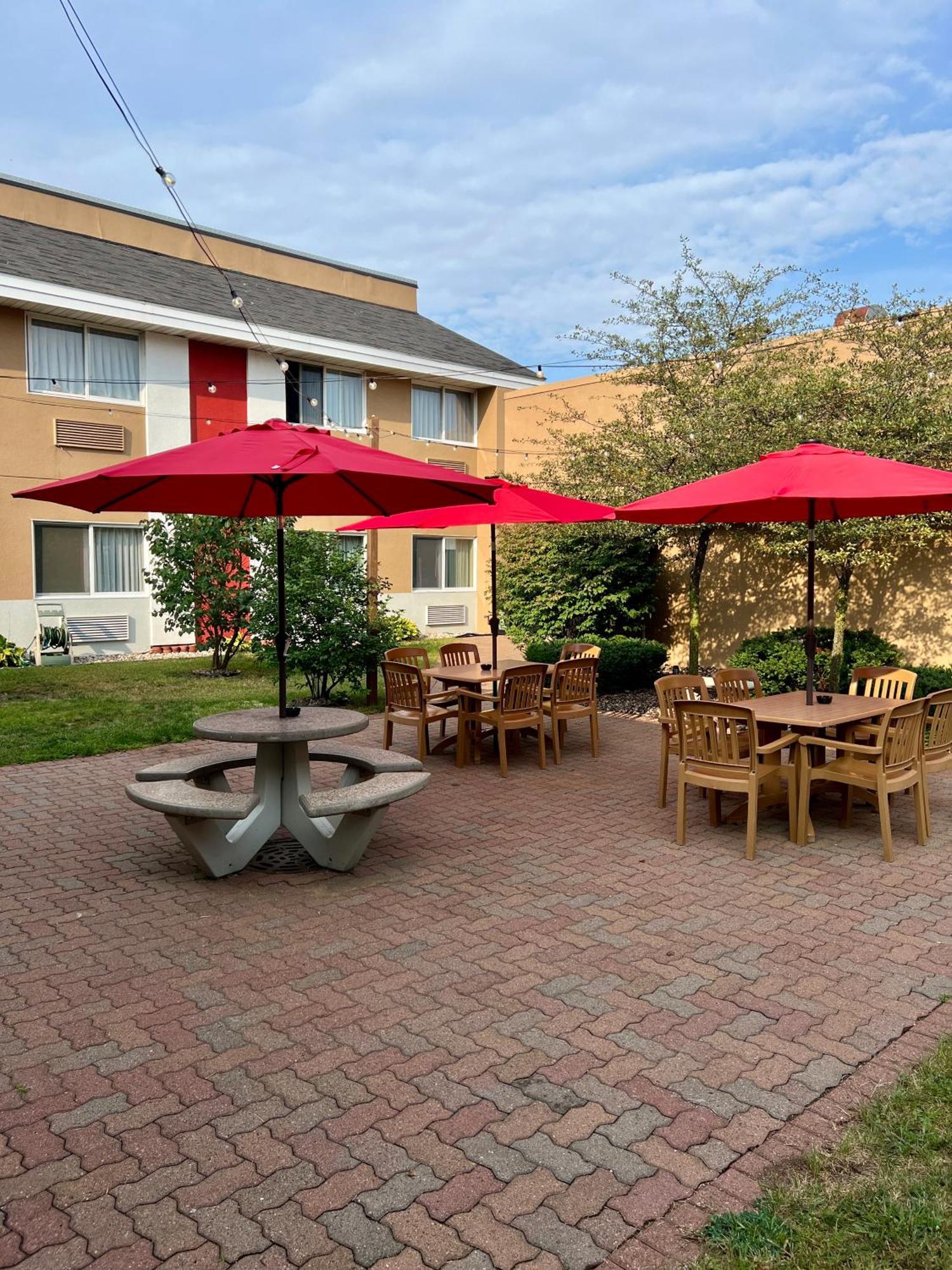Econo Lodge Wausau - Rothschild Exterior photo