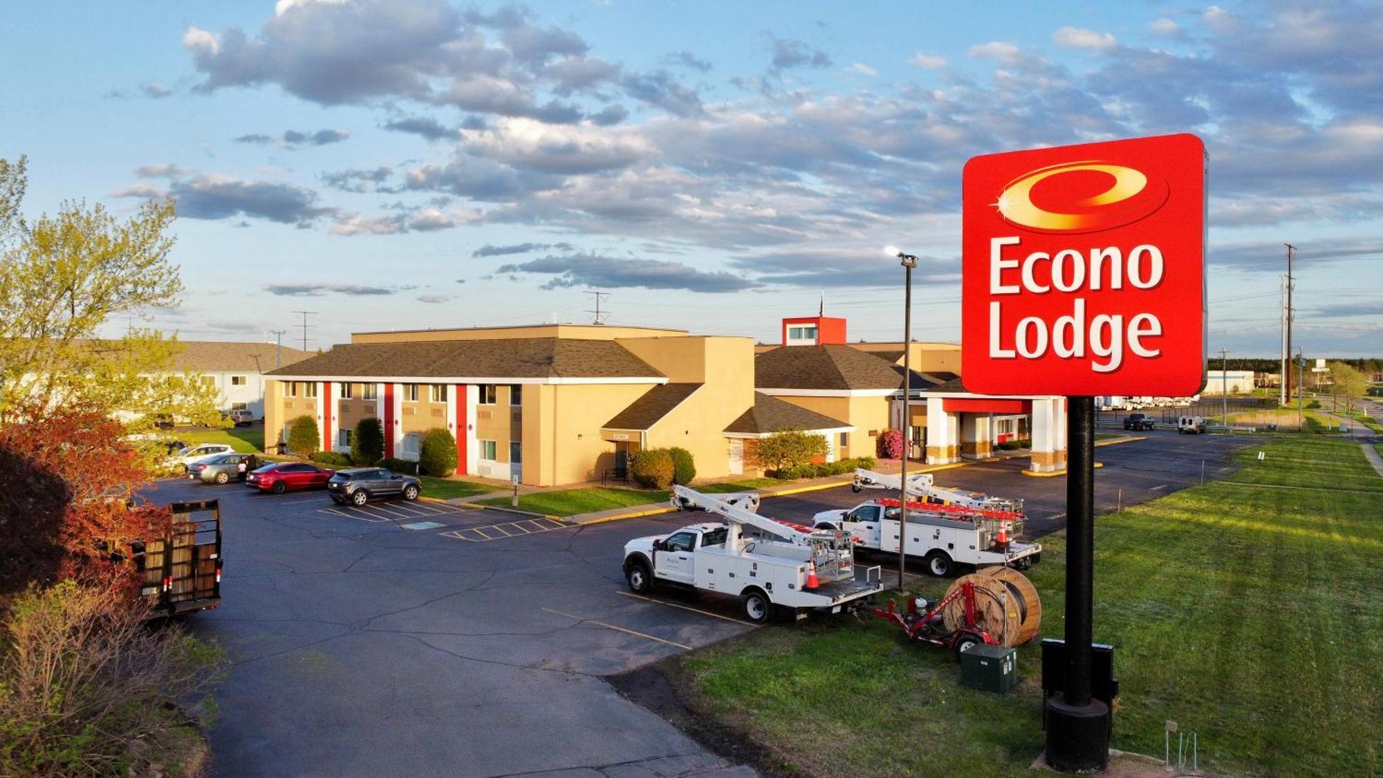 Econo Lodge Wausau - Rothschild Exterior photo