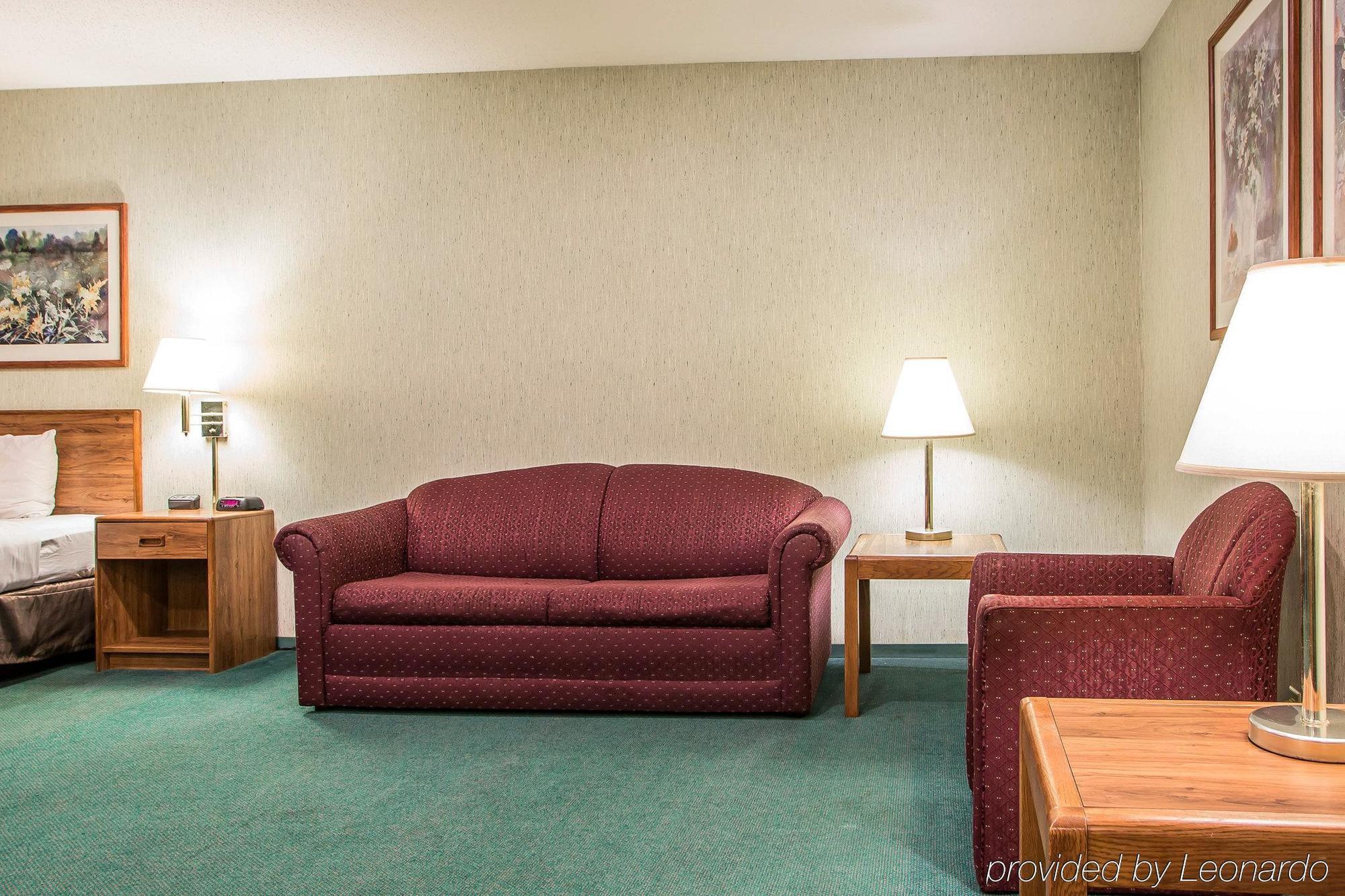 Econo Lodge Wausau - Rothschild Exterior photo